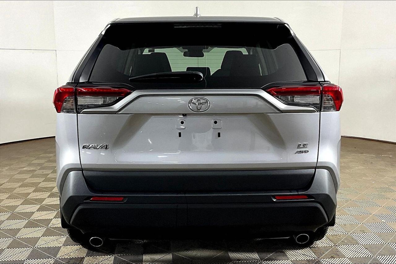 2023 Toyota RAV4 LE AWD Photo3