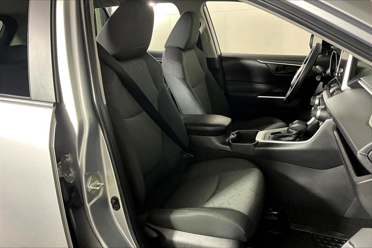 2023 Toyota RAV4 LE AWD Photo