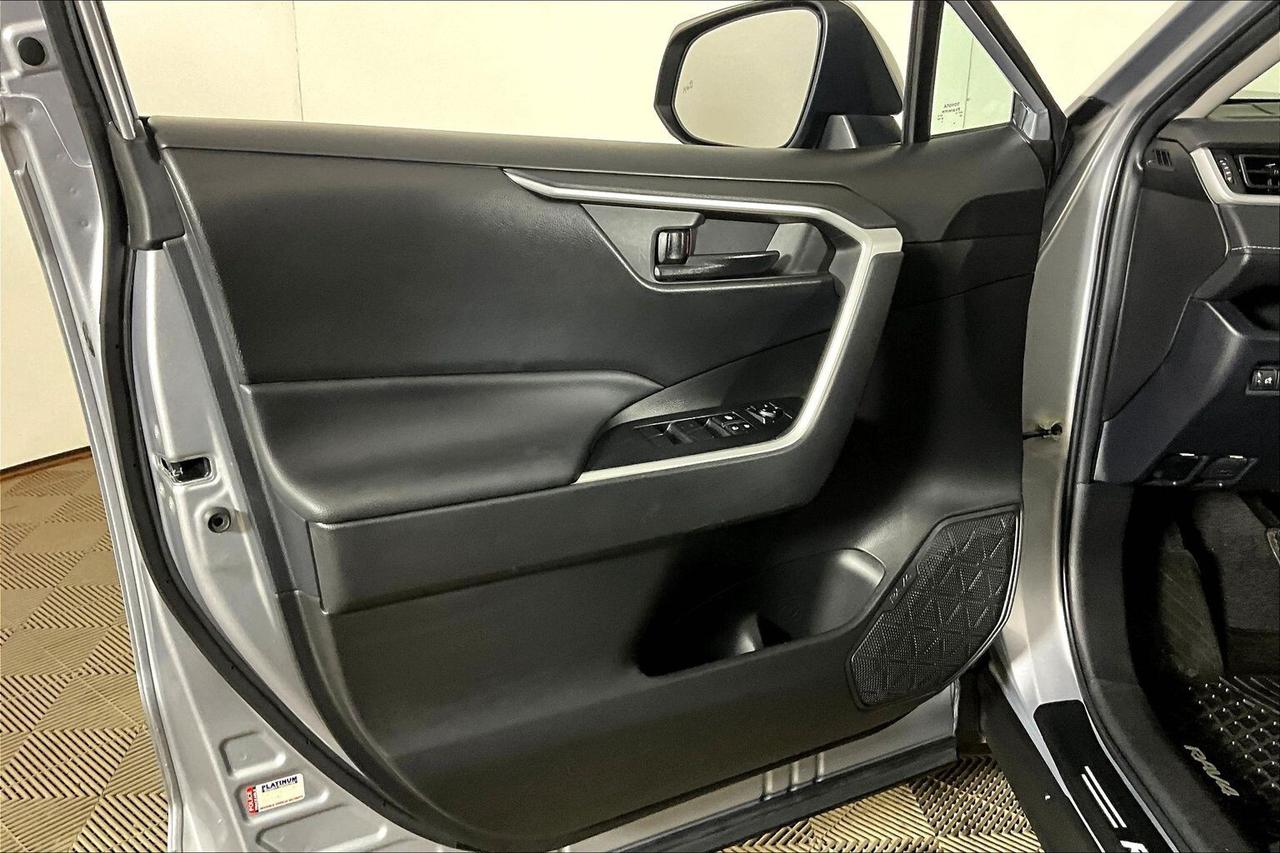 2023 Toyota RAV4 LE AWD Photo