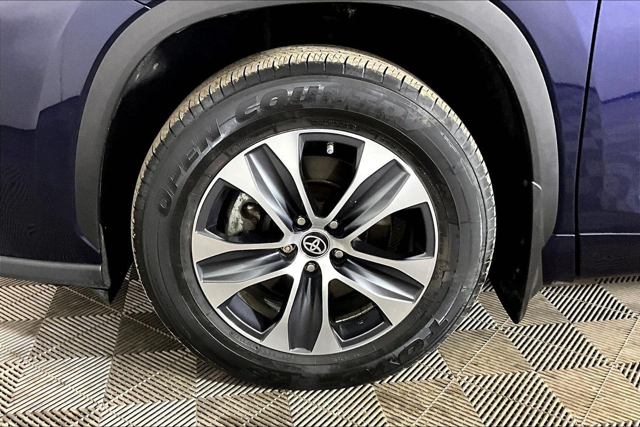 2022 Toyota Highlander XLE AWD Photo
