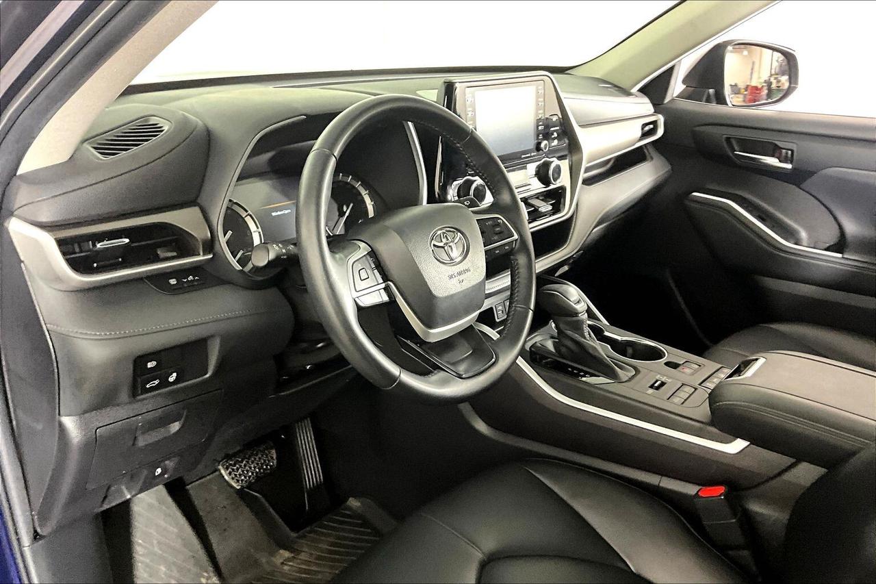 2022 Toyota Highlander XLE AWD Photo