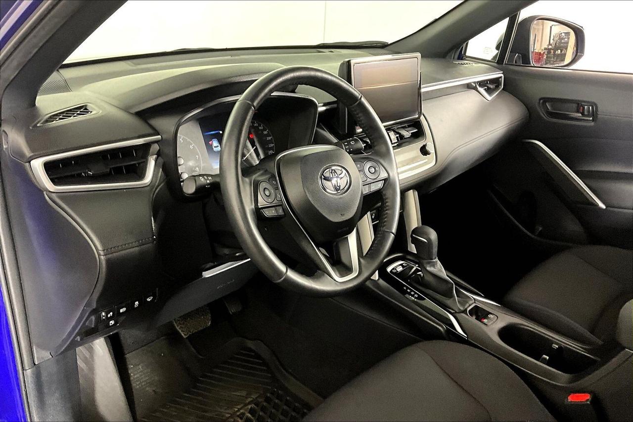 2024 Toyota Corolla Cross HYBRID SE AWD Photo