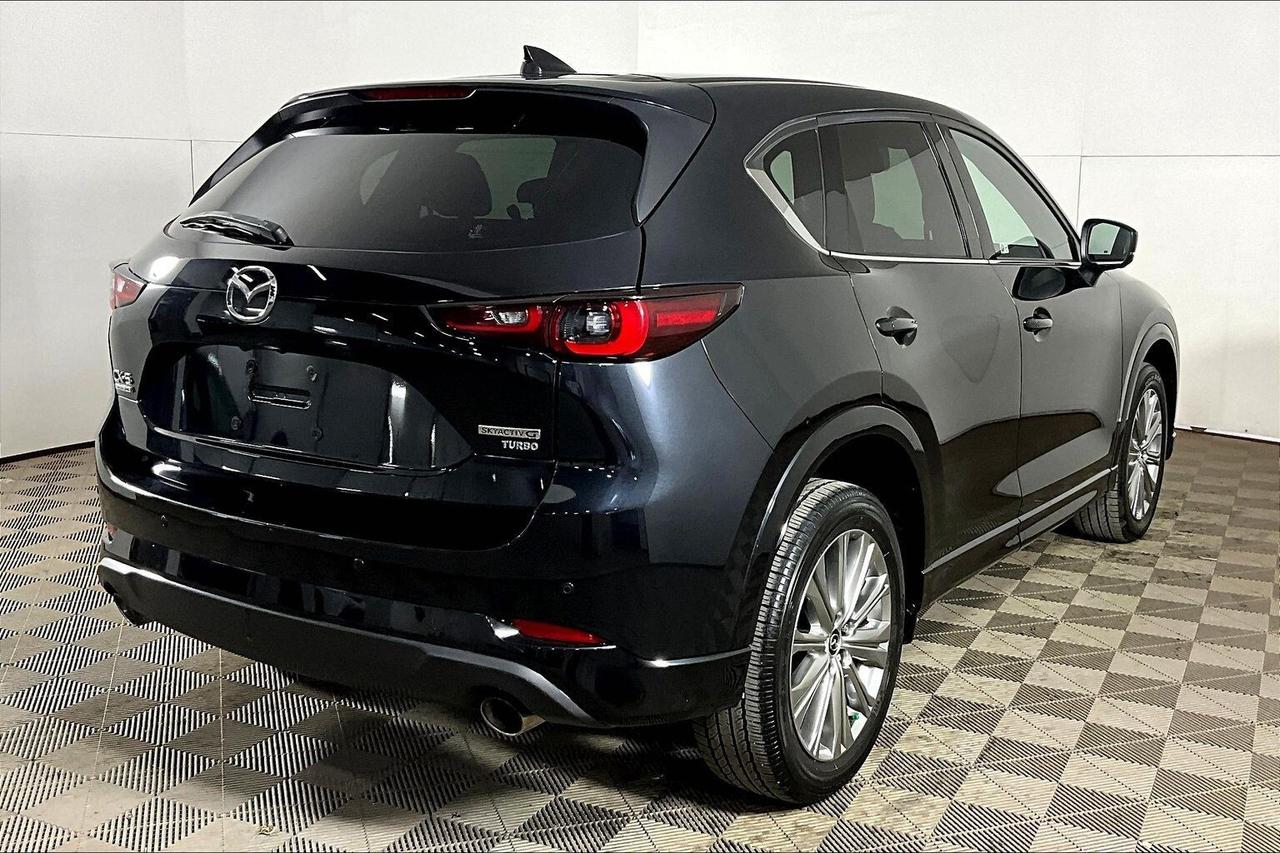 2022 Mazda CX-5 Signature AWD Photo