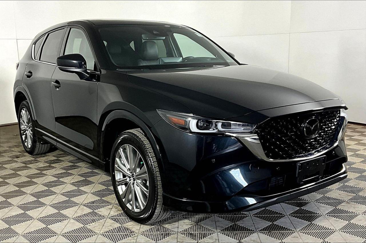 2022 Mazda CX-5 Signature AWD Photo