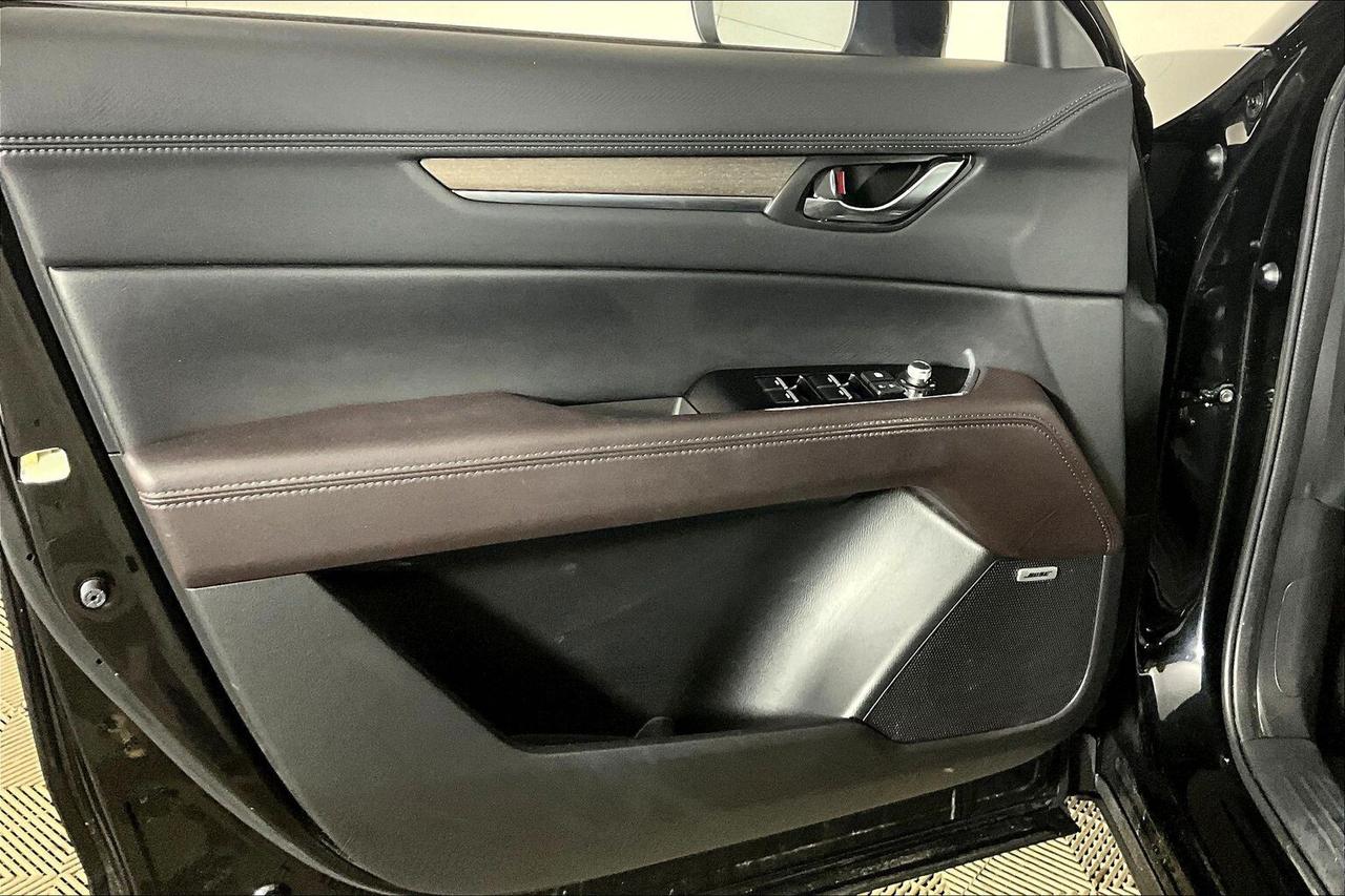2022 Mazda CX-5 Signature AWD Photo