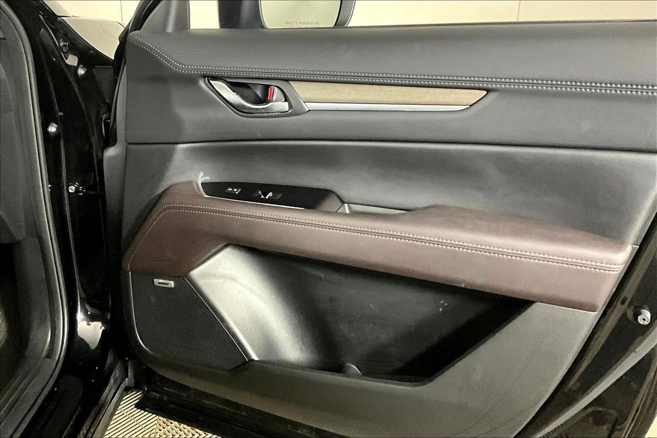 2022 Mazda CX-5 Signature AWD Photo