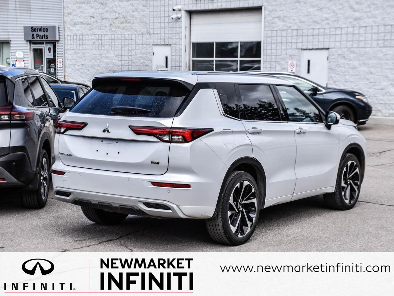 2022 Mitsubishi Outlander ONE OWNER/CLEAN CARFAX/7 PASS/FULLY LOADED! Photo3