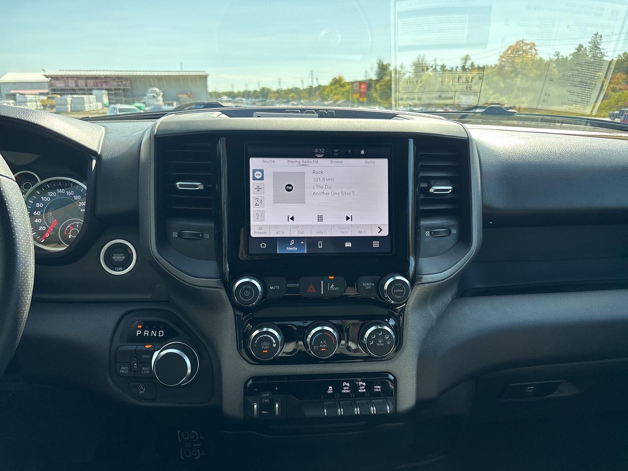 2025 RAM 1500 TRADESMAN Photo