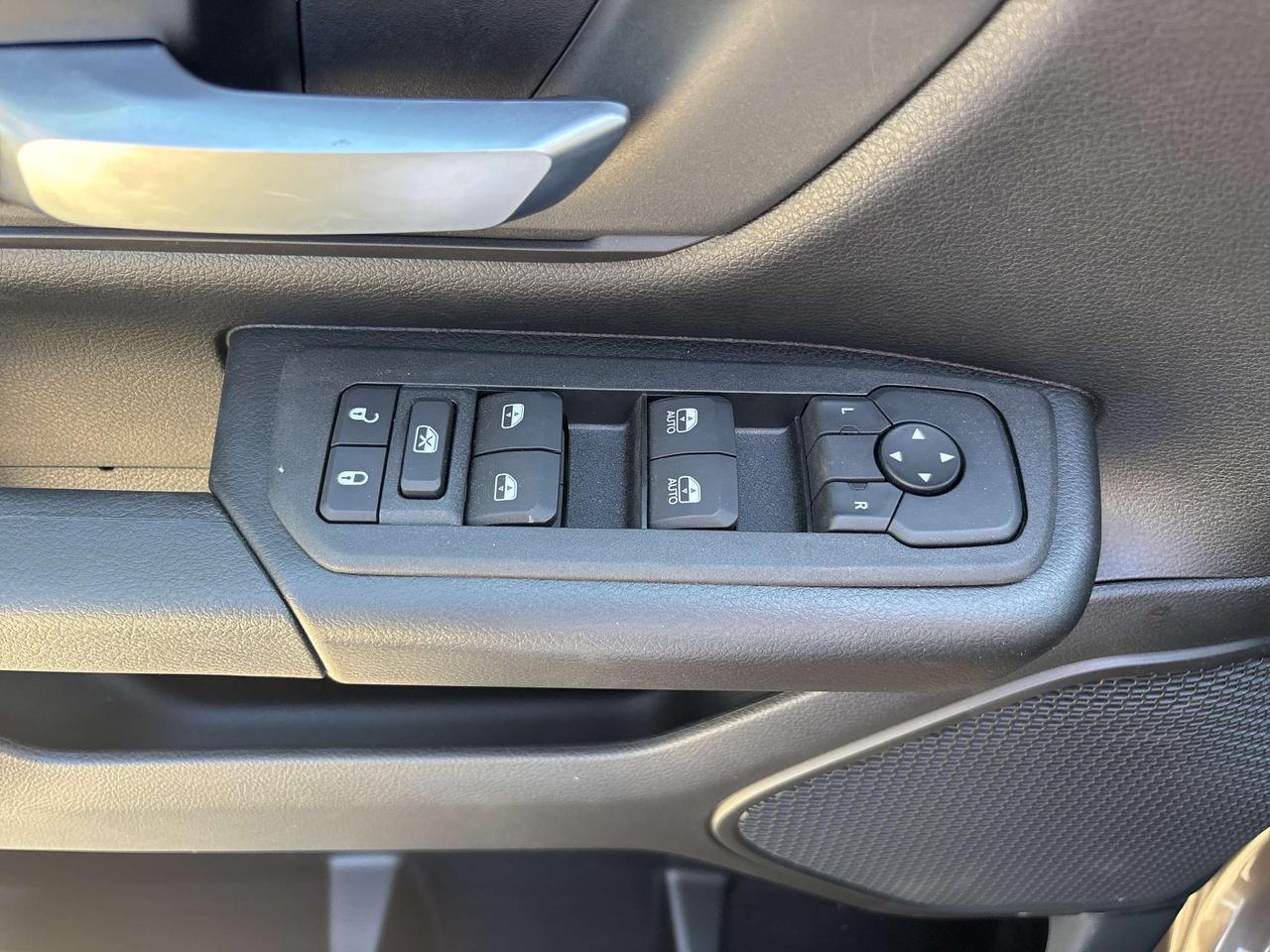 2025 RAM 1500 TRADESMAN Photo