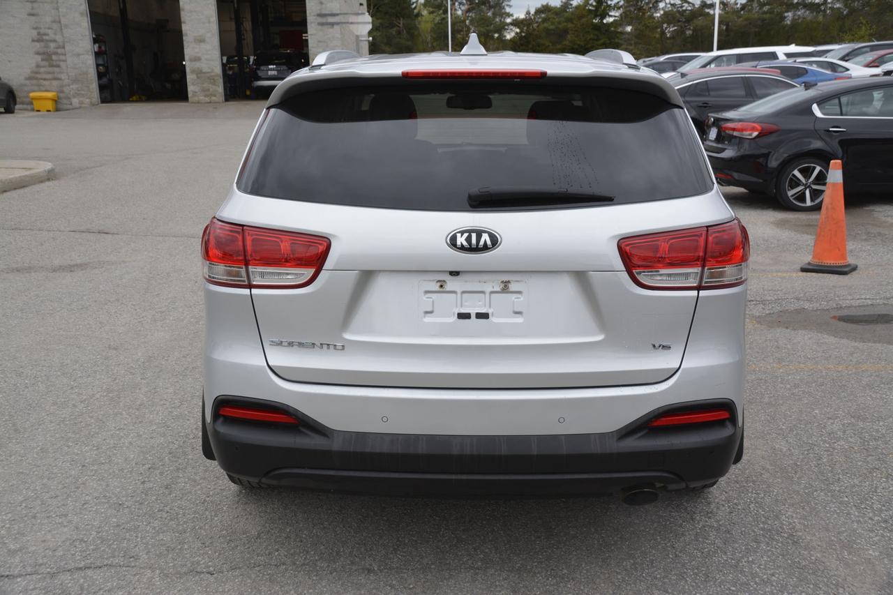 2017 Kia Sorento LX Photo