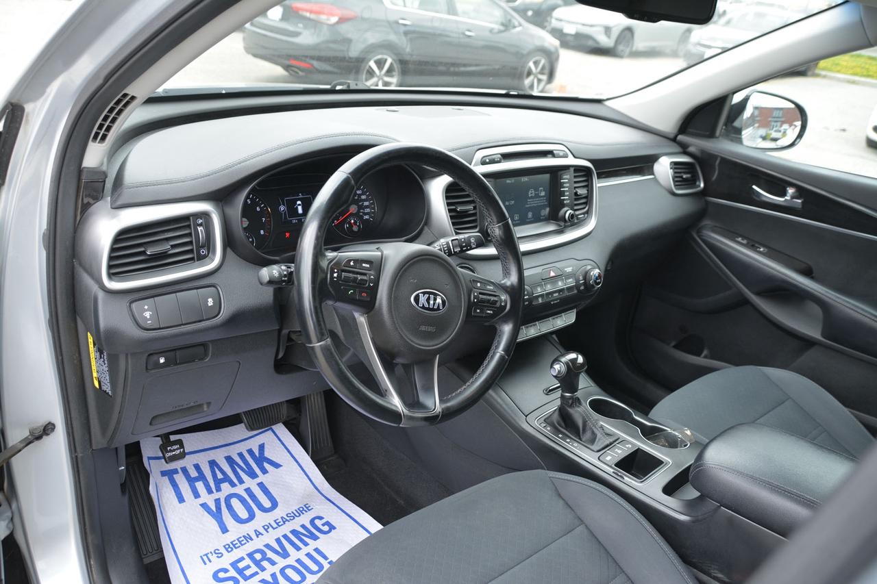 2017 Kia Sorento LX Photo
