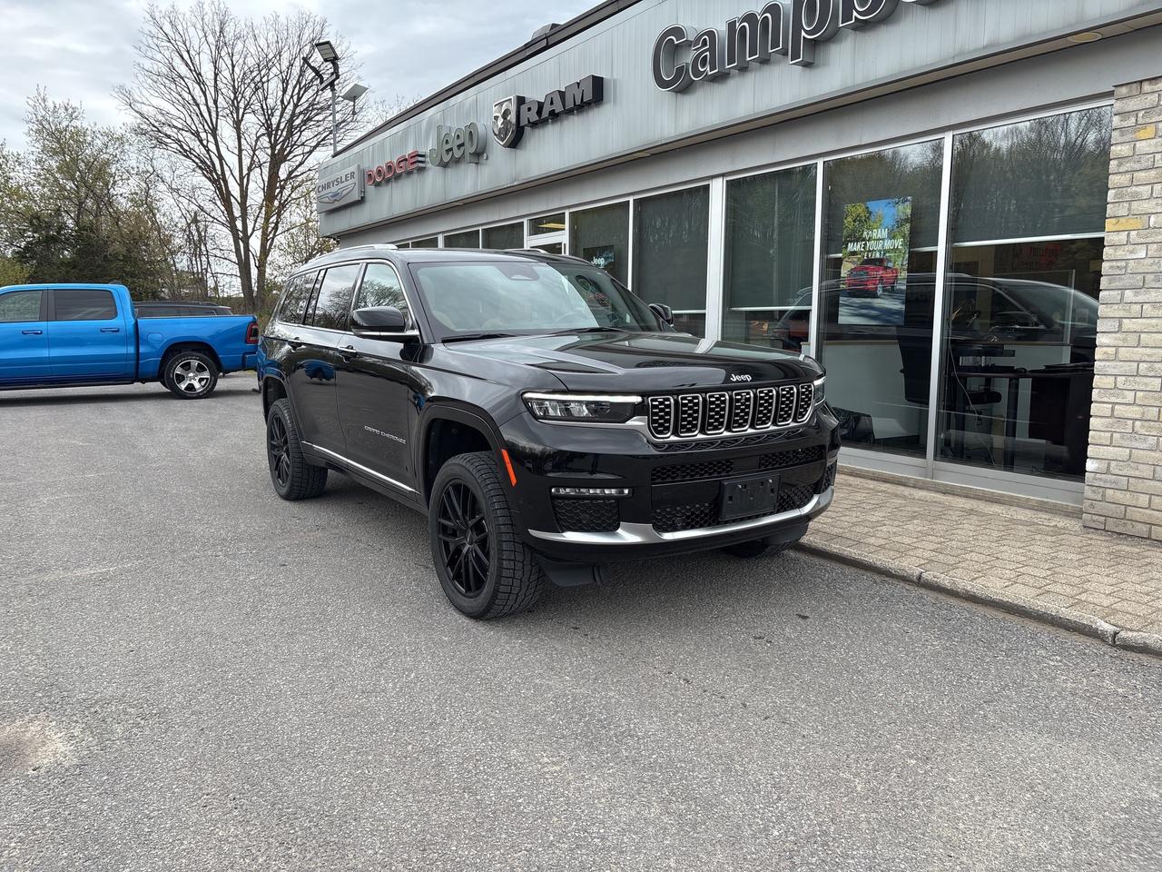 2021 Jeep Grand Cherokee L Summit Photo2