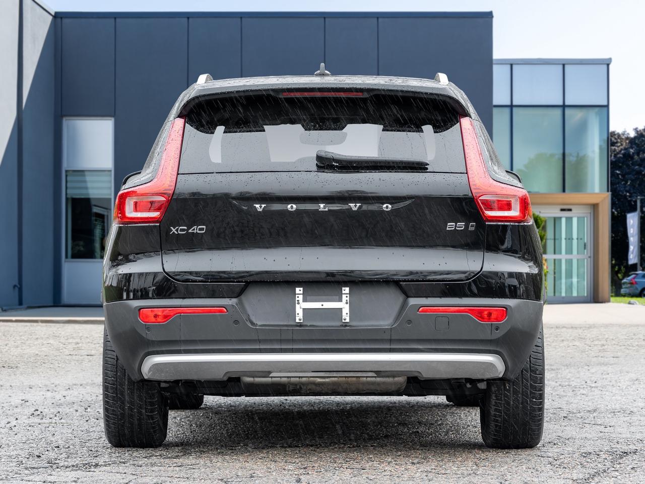 2025 Volvo XC40 B5 AWD Core  CPOM RATE 3.49%* UP TO 84 MONTH Photo