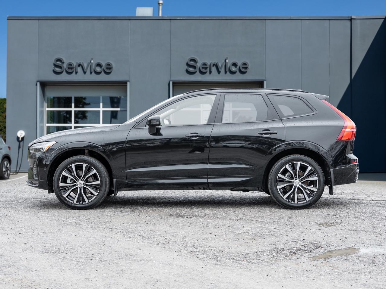 2025 Volvo XC60 B5 AWD PLUS  HARMAN KARDON  20" ALLOY WHEEL  CPO Photo2