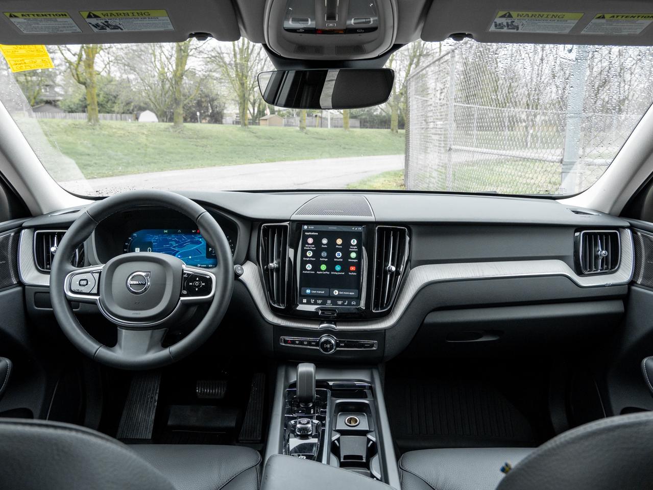 2025 Volvo XC60 B5 AWD PLUS  HARMAN KARDON  20" ALLOY WHEEL  CPO Photo