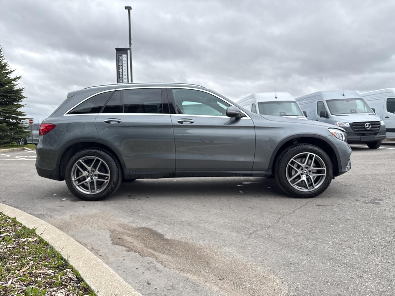 2018 Mercedes-Benz GLC 4MATIC® Photo4