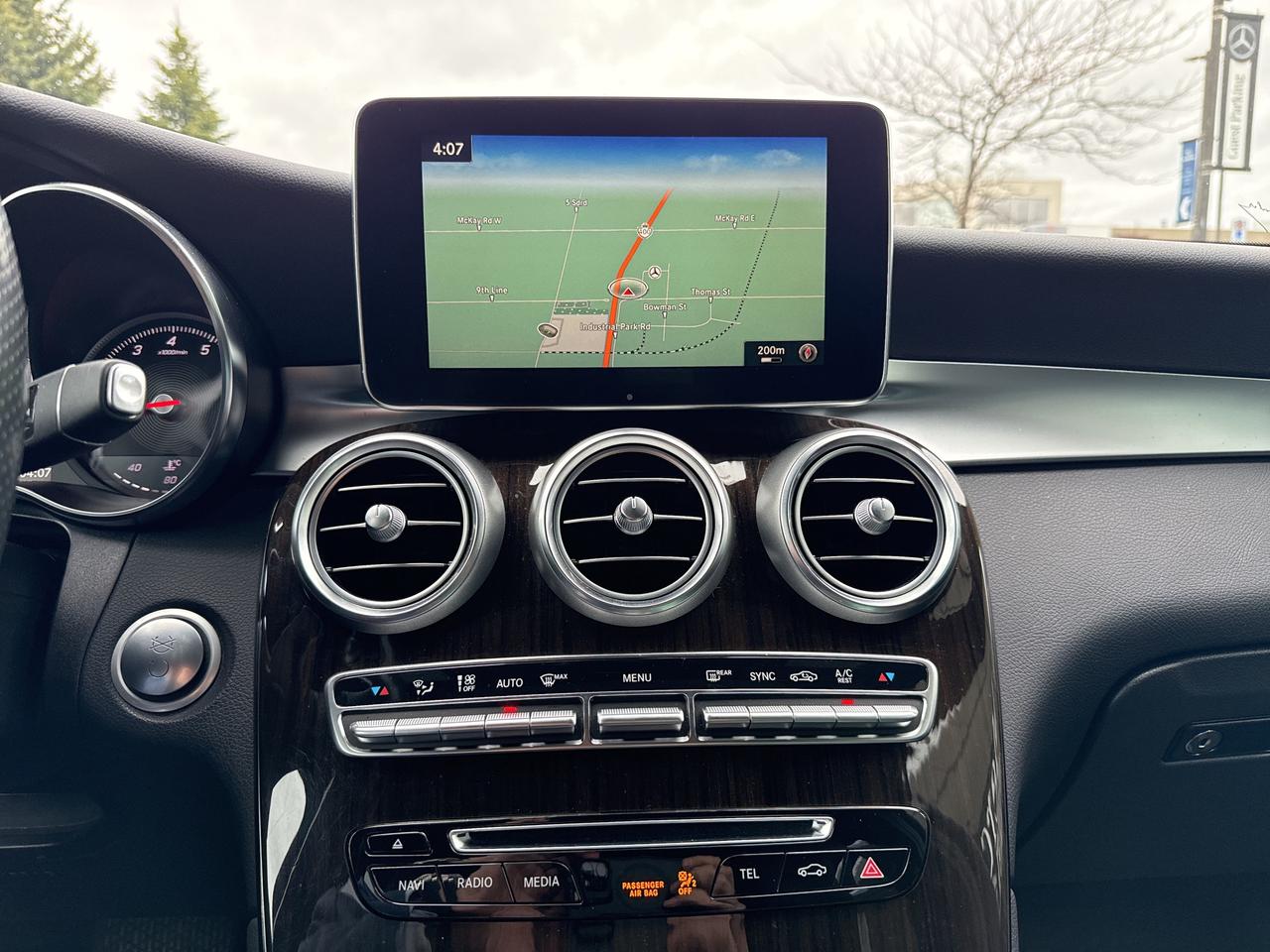 2018 Mercedes-Benz GLC 4MATIC® Photo