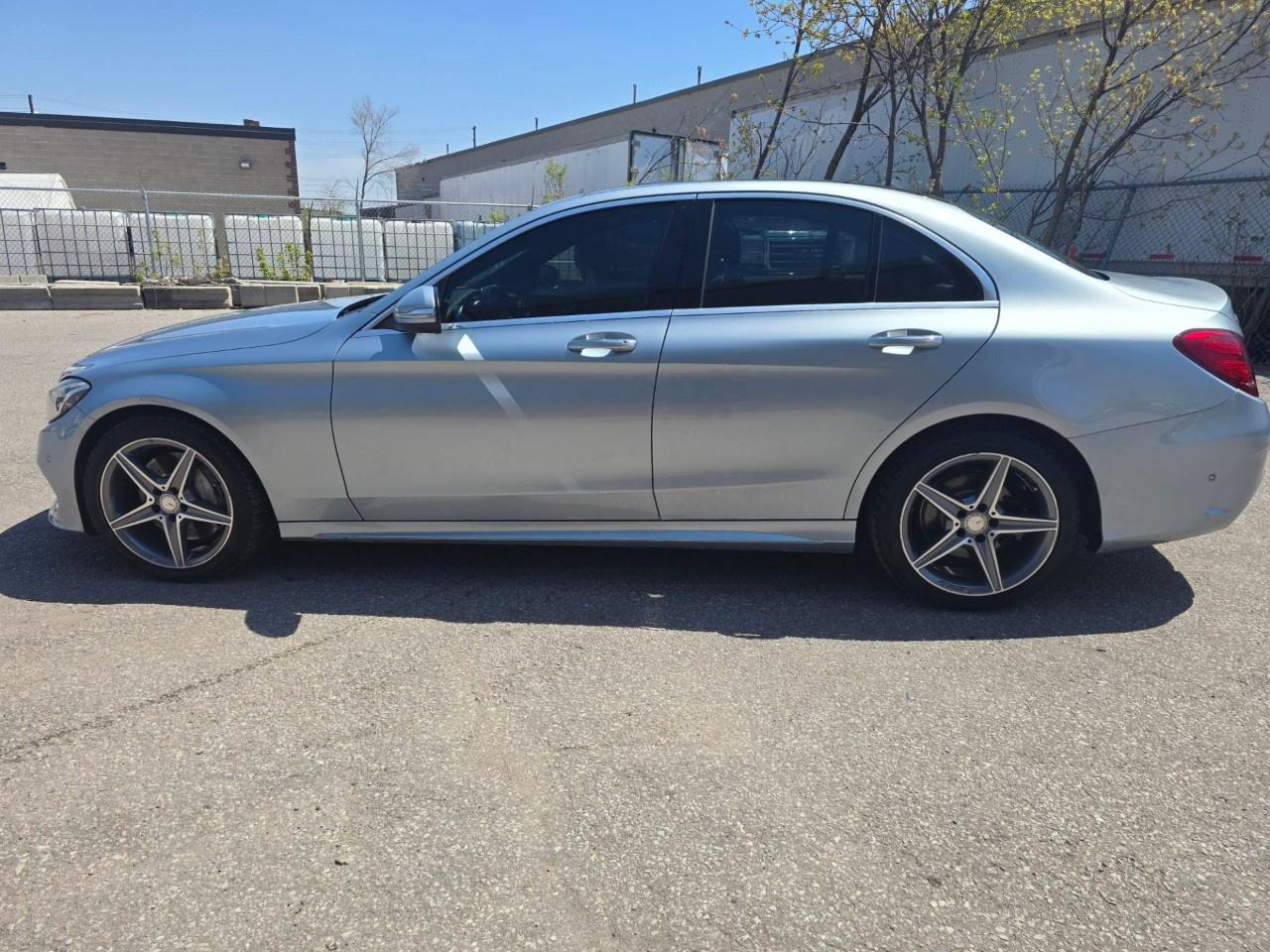 2015 Mercedes-Benz C-Class C 300 4MATIC Sedan Photo2