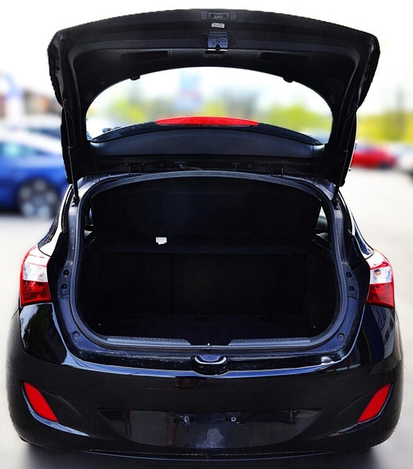 2013 Hyundai Elantra GT 5dr Hatchback GT AUTOMATIC 1.8L-BRAND NEW ENGINE!! Photo