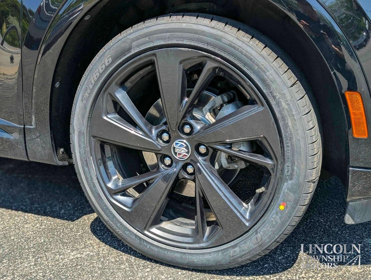 2022 Buick Envision Preferred-CLEAN CARFAX, RMT START, NAV, AWD & MORE Photo