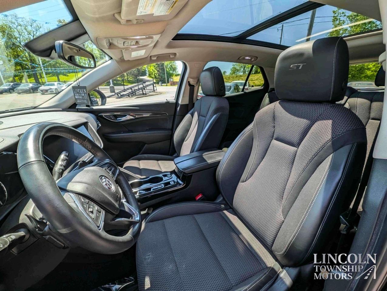 2022 Buick Envision Preferred-CLEAN CARFAX, RMT START, NAV, AWD & MORE Photo