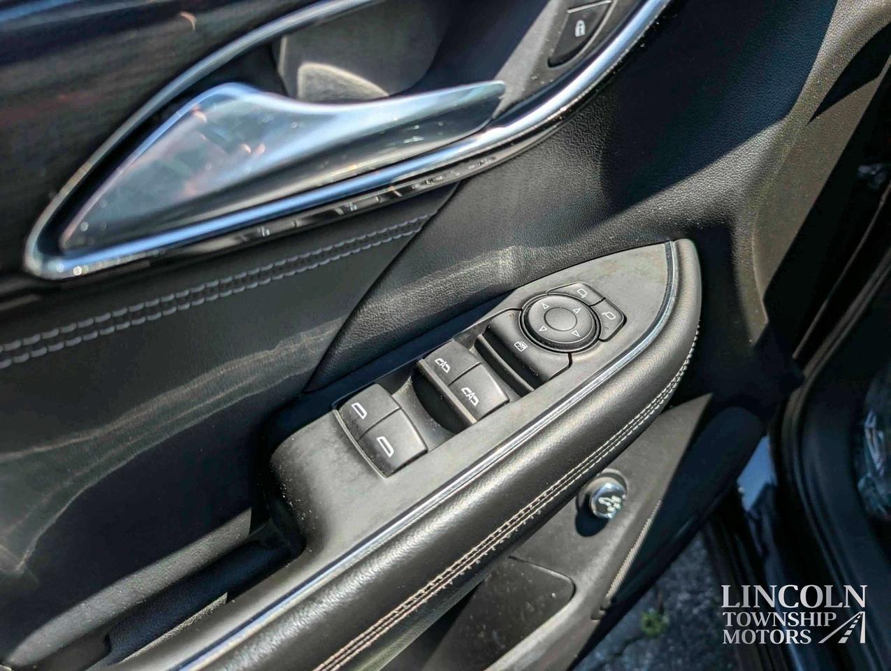 2022 Buick Envision Preferred-CLEAN CARFAX, RMT START, NAV, AWD & MORE Photo