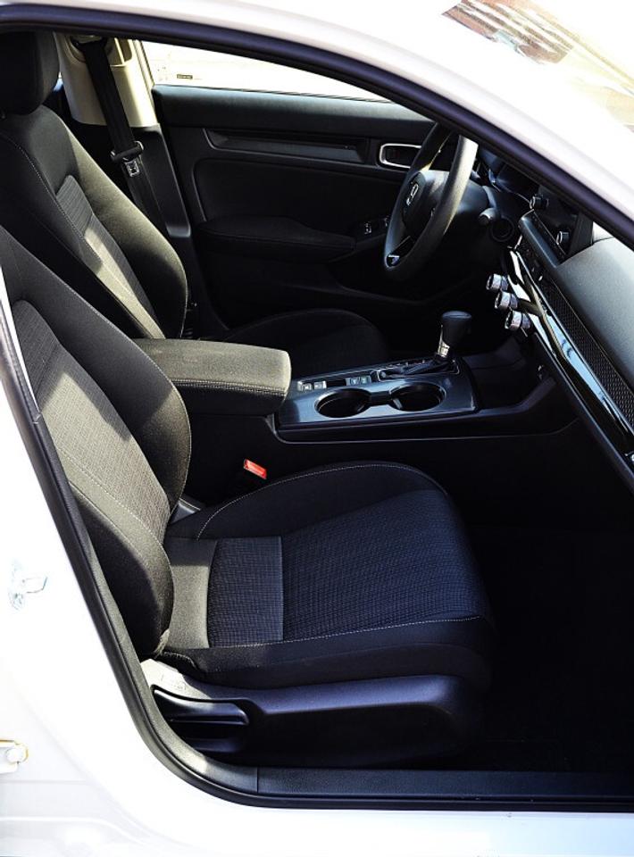 2023 Honda Civic Sedan LX CVT Photo