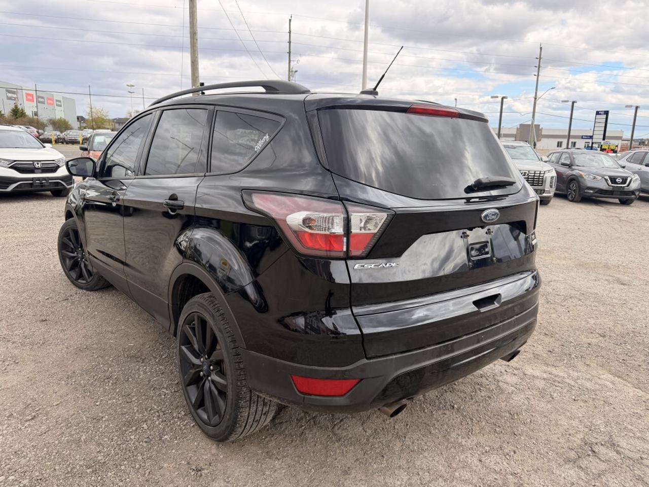 2017 Ford Escape SE   NAV   CAMERA   HTD SEATS Photo