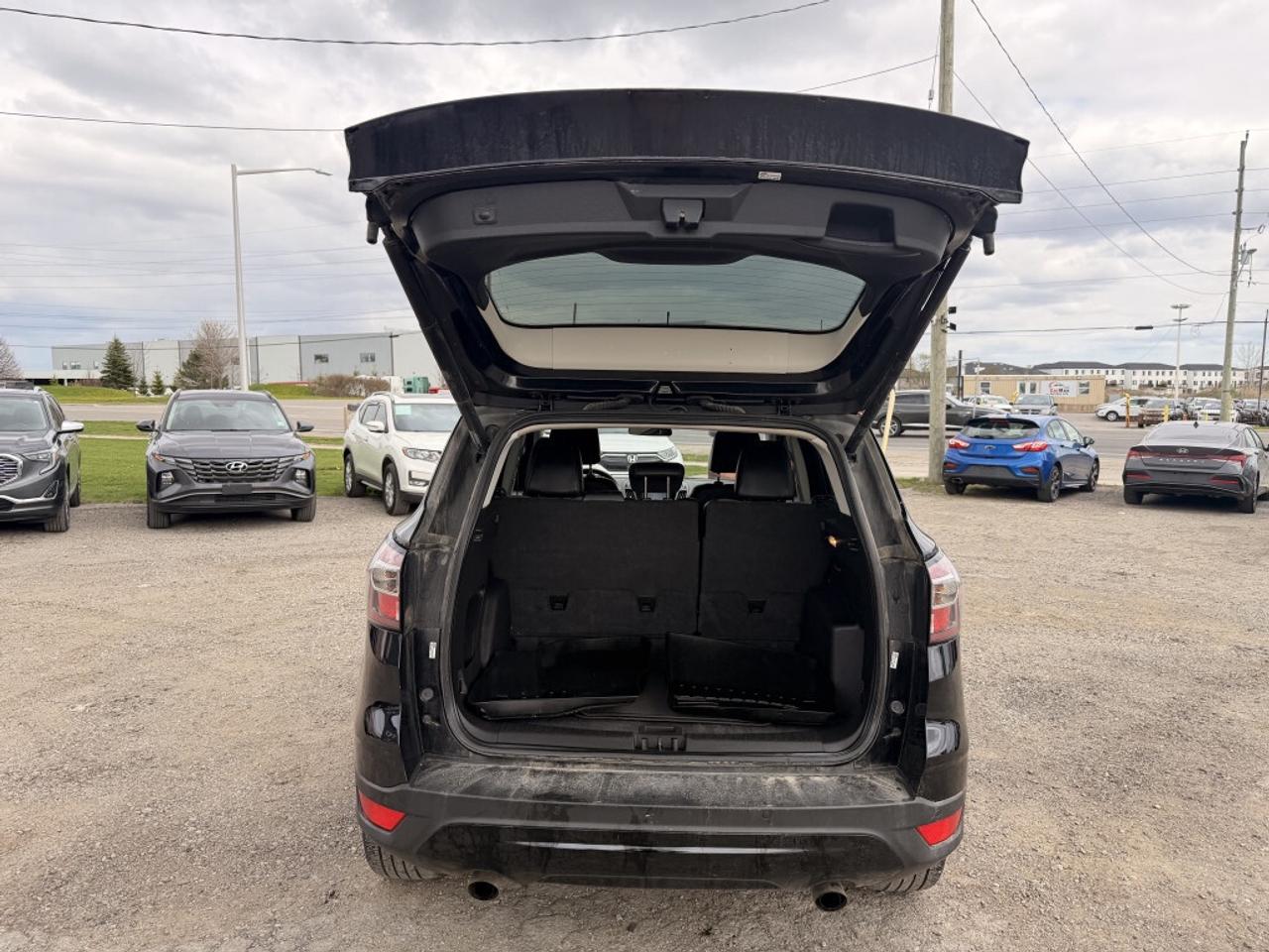 2017 Ford Escape SE   NAV   CAMERA   HTD SEATS Photo