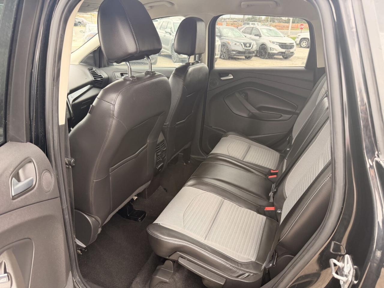 2017 Ford Escape SE   NAV   CAMERA   HTD SEATS Photo