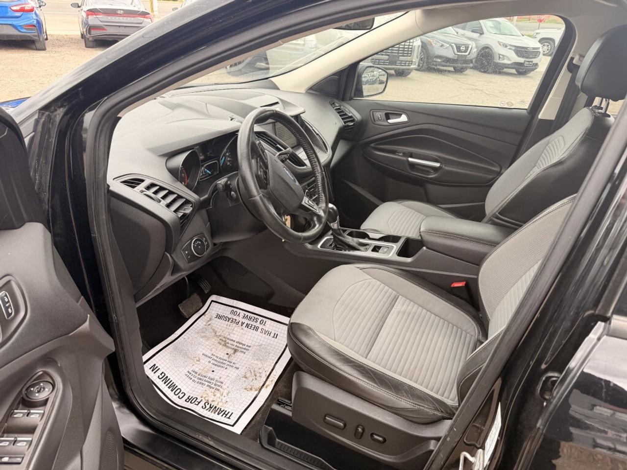 2017 Ford Escape SE   NAV   CAMERA   HTD SEATS Photo