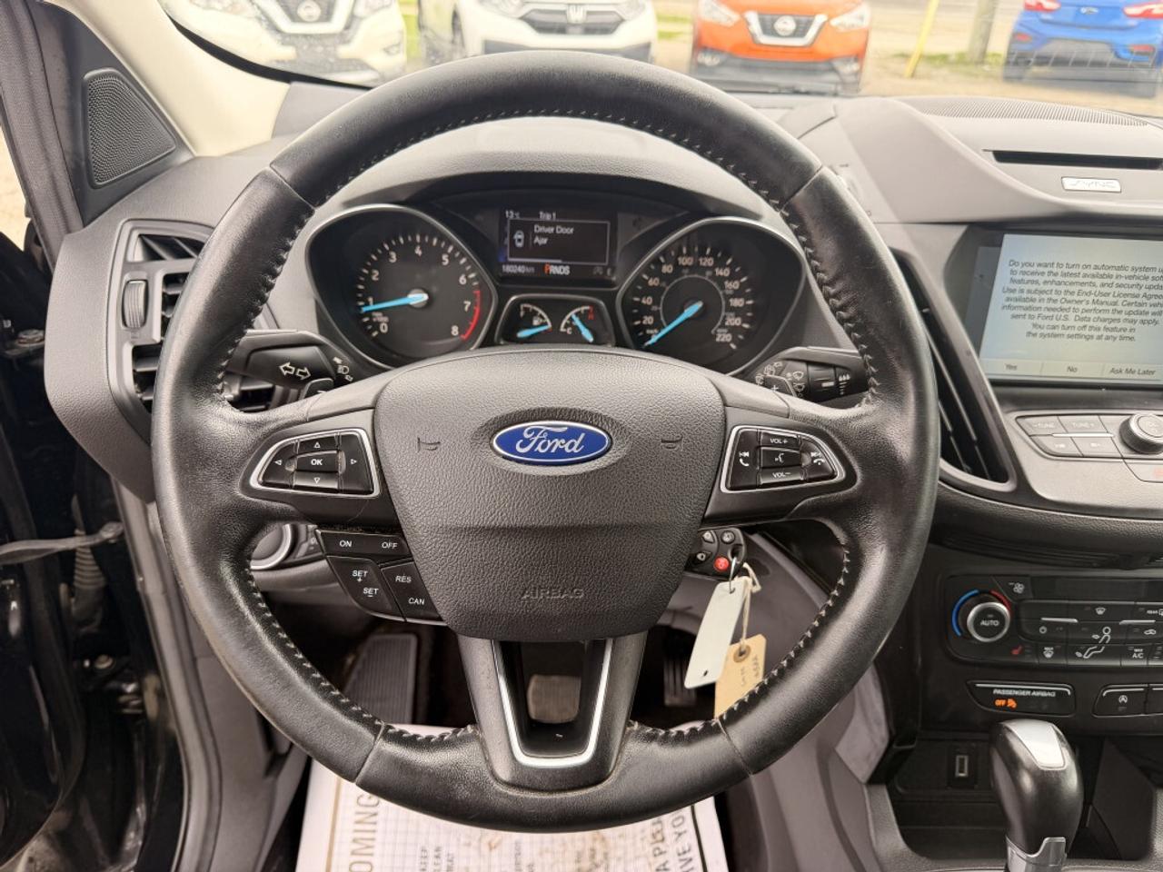 2017 Ford Escape SE   NAV   CAMERA   HTD SEATS Photo
