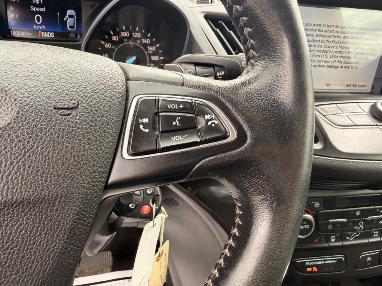 2017 Ford Escape SE   NAV   CAMERA   HTD SEATS Photo