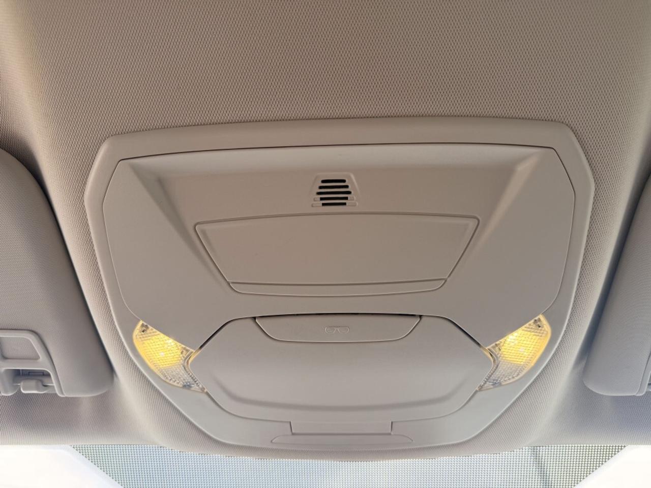 2017 Ford Escape SE   NAV   CAMERA   HTD SEATS Photo