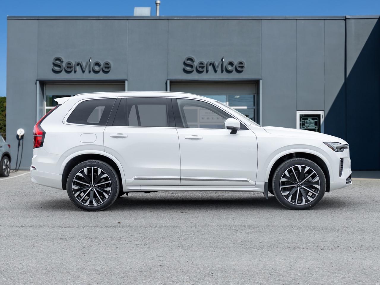 2026 Volvo XC90 B6 AWD 7-Seater ULTRA LOW MILEAGE  ALMOST NEW CPO Photo