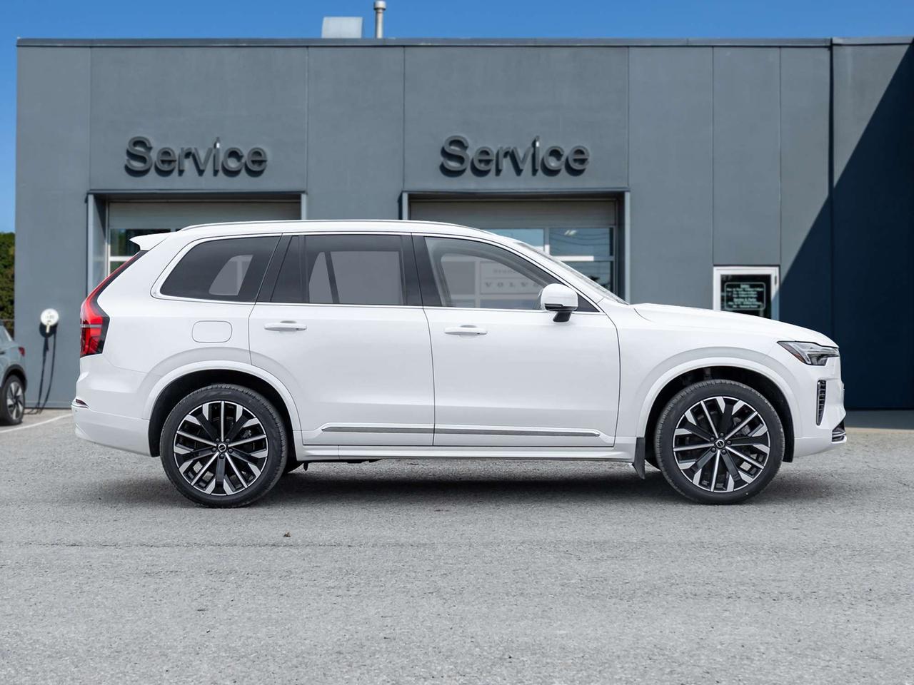 2026 Volvo XC90 B6 AWD CORE^Low Mileage^Volvo CPO Rate fr 2.99%* Photo