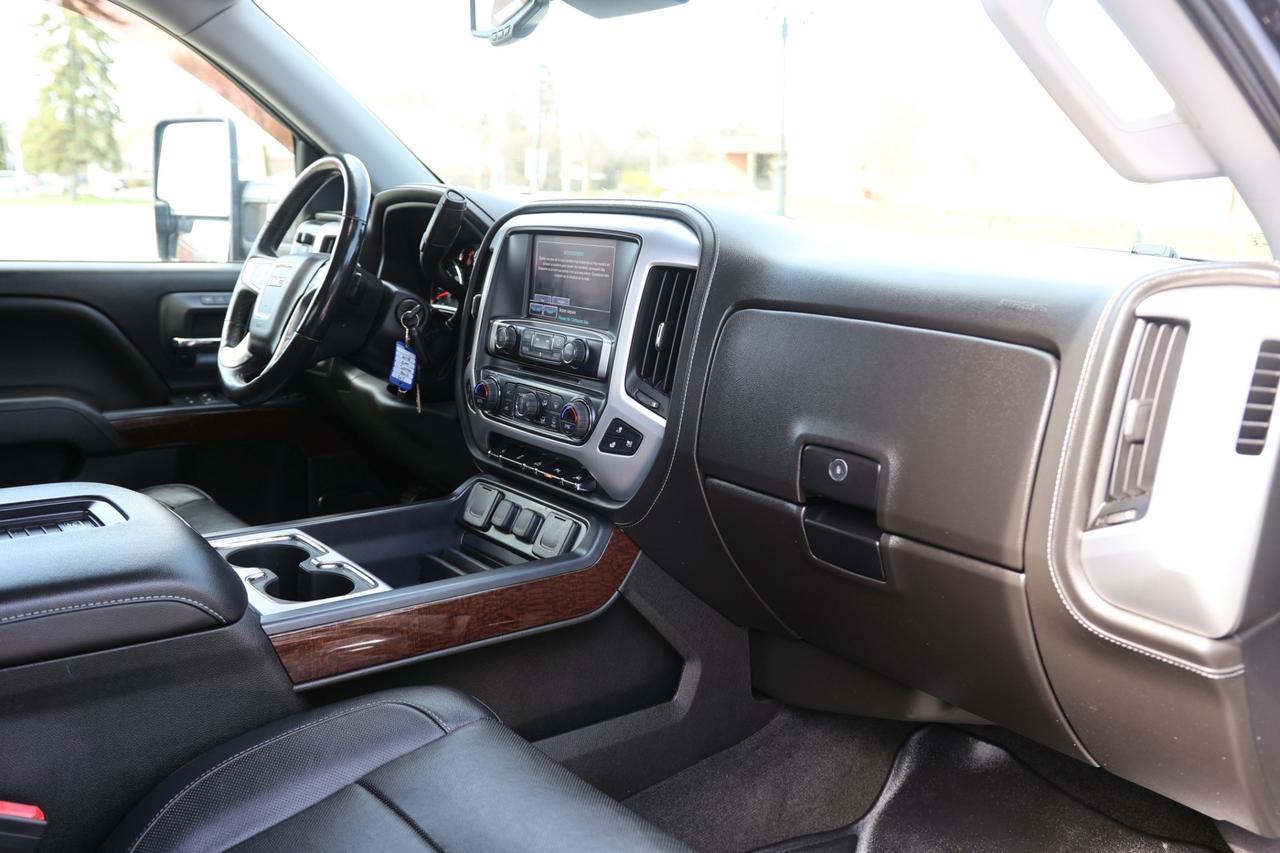 2018 GMC Sierra 1500 SLT-6.2L-4WD-CREW CAB-R STARTER/NAV/LEATHER/H&C SE Photo