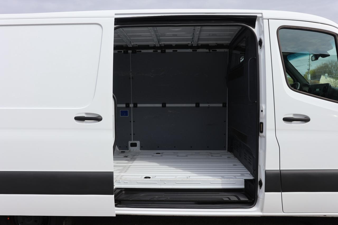 2022 Mercedes-Benz Sprinter Cargo Van 2500-2.0L DIESEL-3PASS/BCAM/PUSH START/CRUISE/P WI Photo
