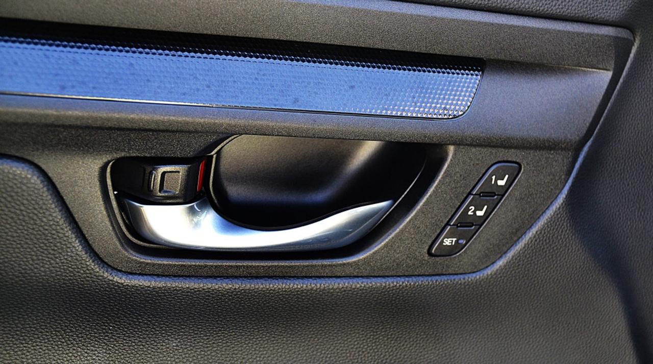 2025 Honda CR-V Hybrid EX-L All-wheel Drive Photo
