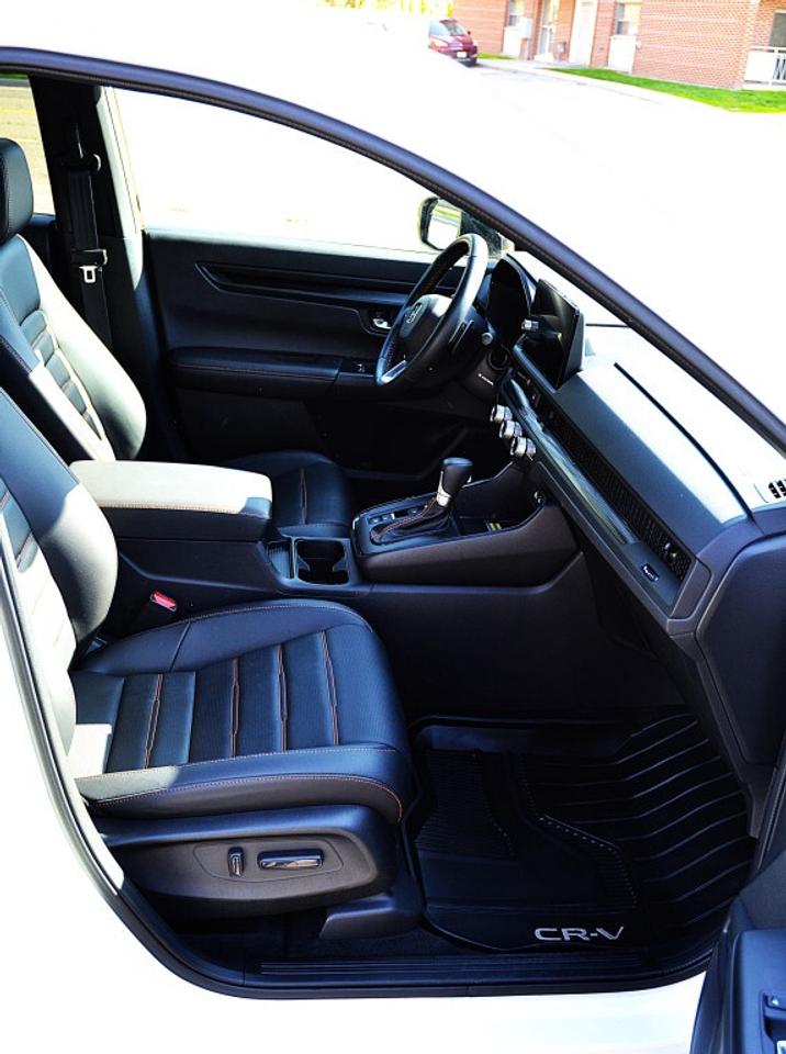 2025 Honda CR-V Hybrid EX-L All-wheel Drive Photo