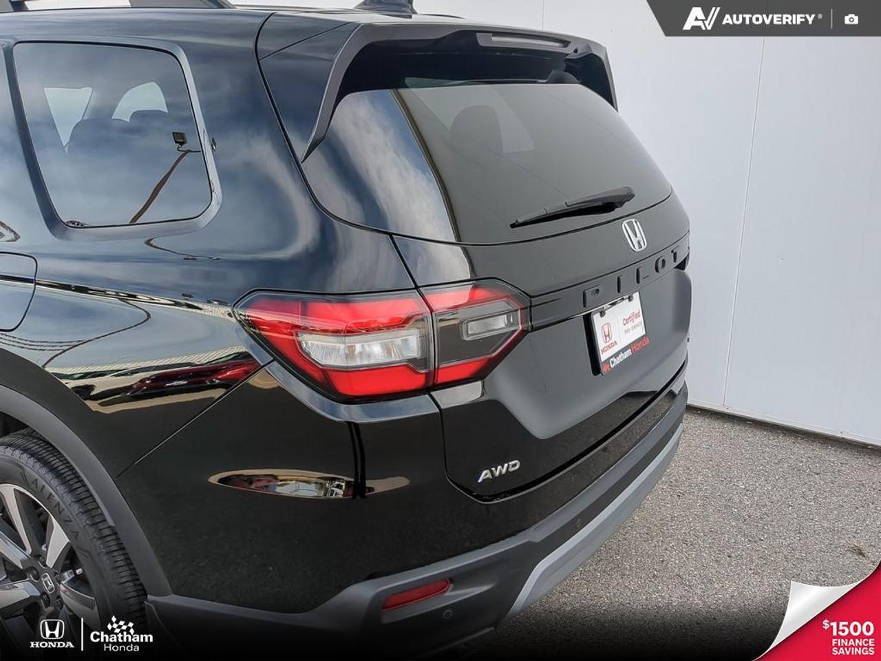 2023 Honda Pilot Touring AWD Photo