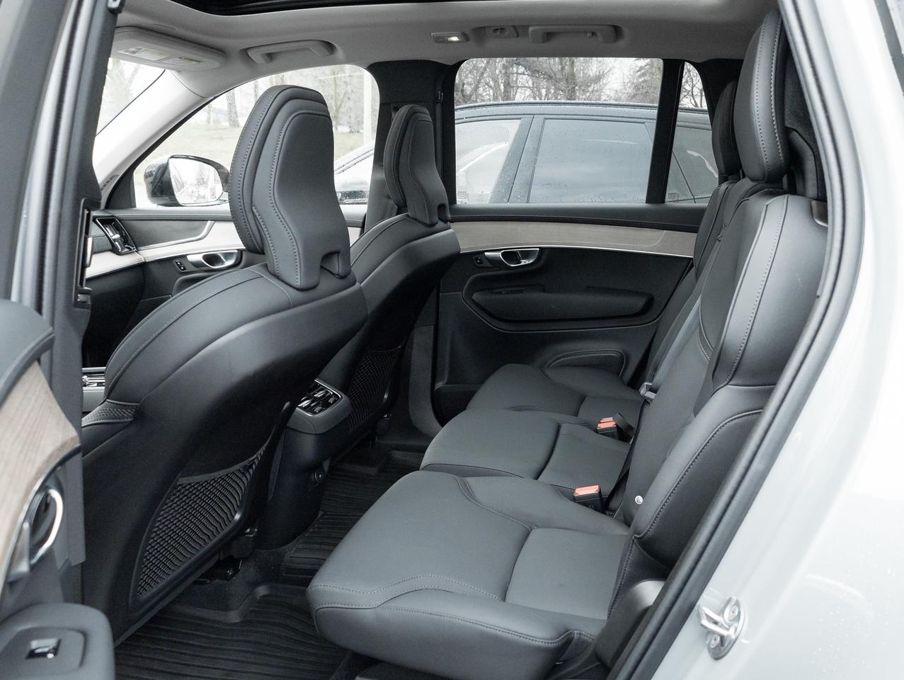 2026 Volvo XC90 B6 AWD PLUS 7-Seater  LOW MILEAGE  LIKE NEW  CPO Photo