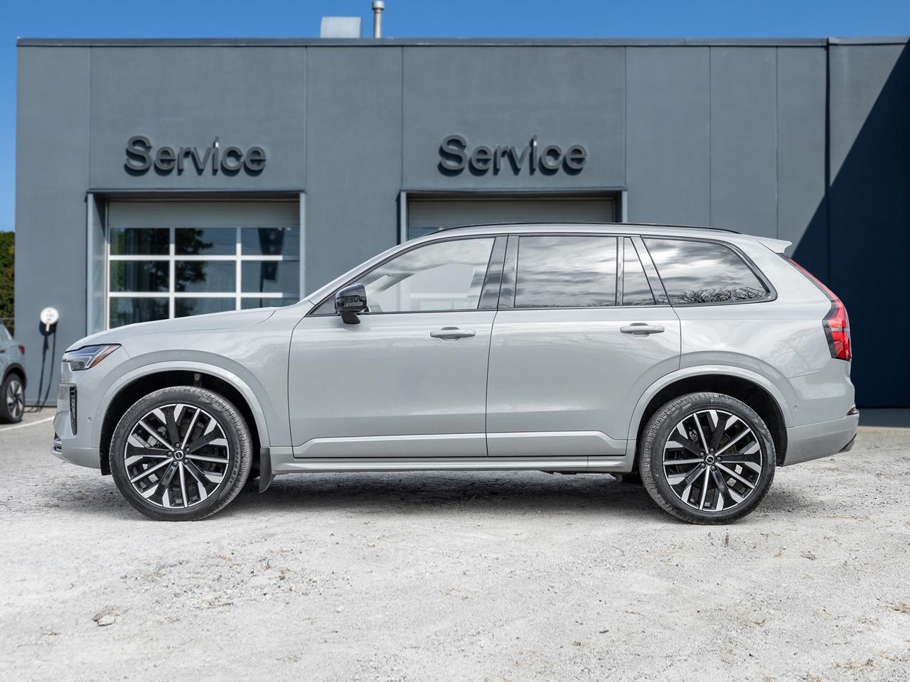 2026 Volvo XC90 B6 AWD PLUS 7-Seater  LOW MILEAGE  LIKE NEW  CPO Photo