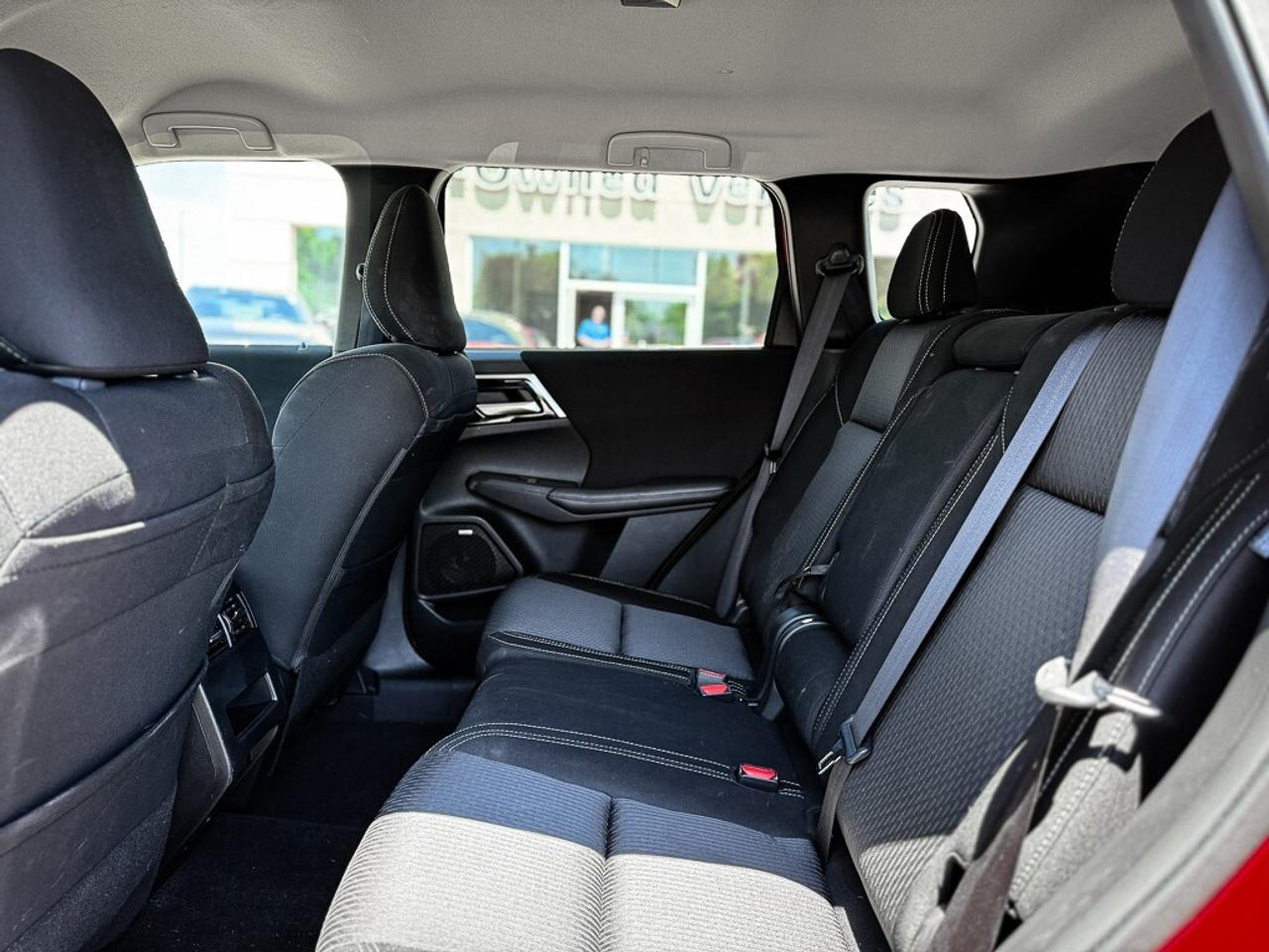 2025 Mitsubishi Outlander ES   AWD   HEATED SEATS   CARPLAY   BLINDSPOT Photo