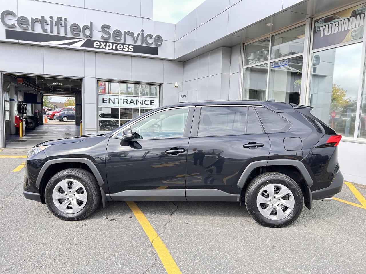 2023 Toyota RAV4 LE Photo2