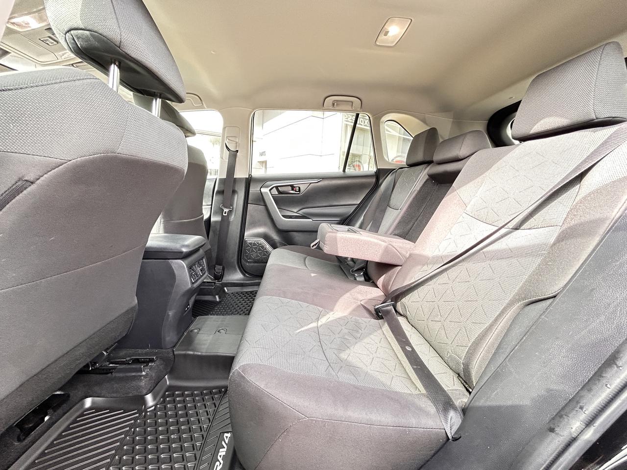 2023 Toyota RAV4 LE Photo