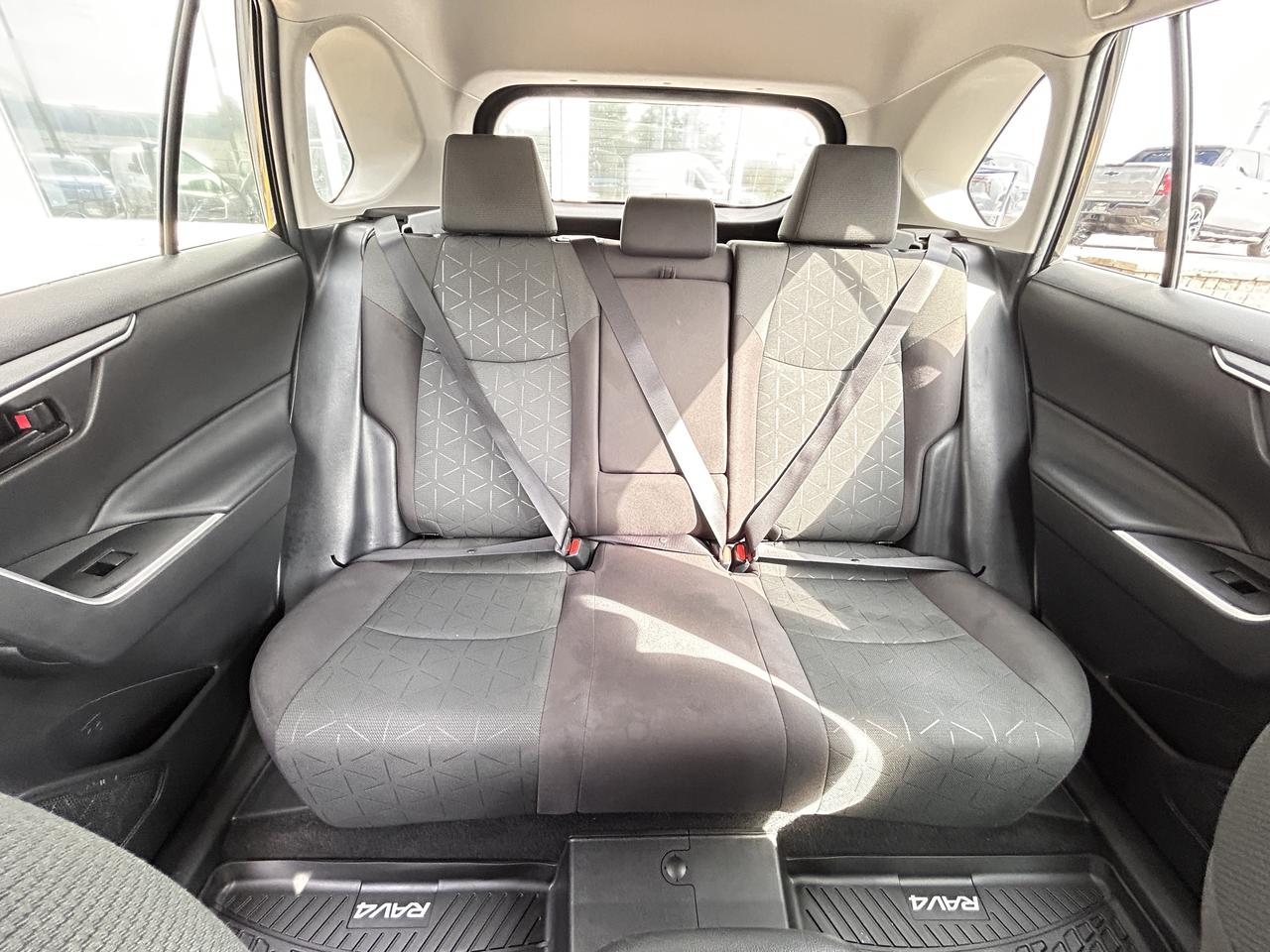 2023 Toyota RAV4 LE Photo