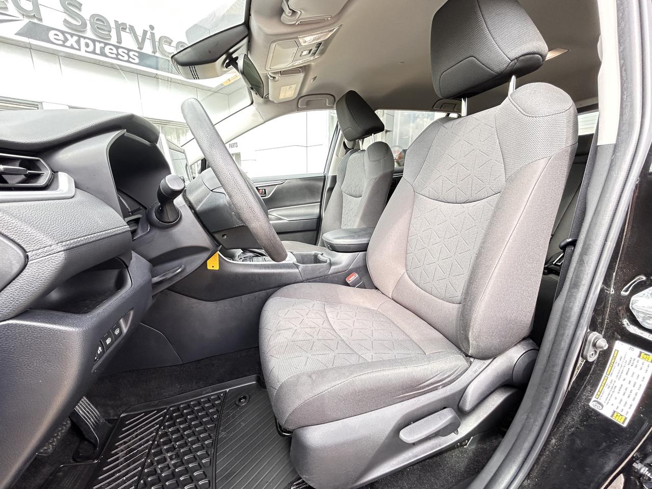 2023 Toyota RAV4 LE Photo
