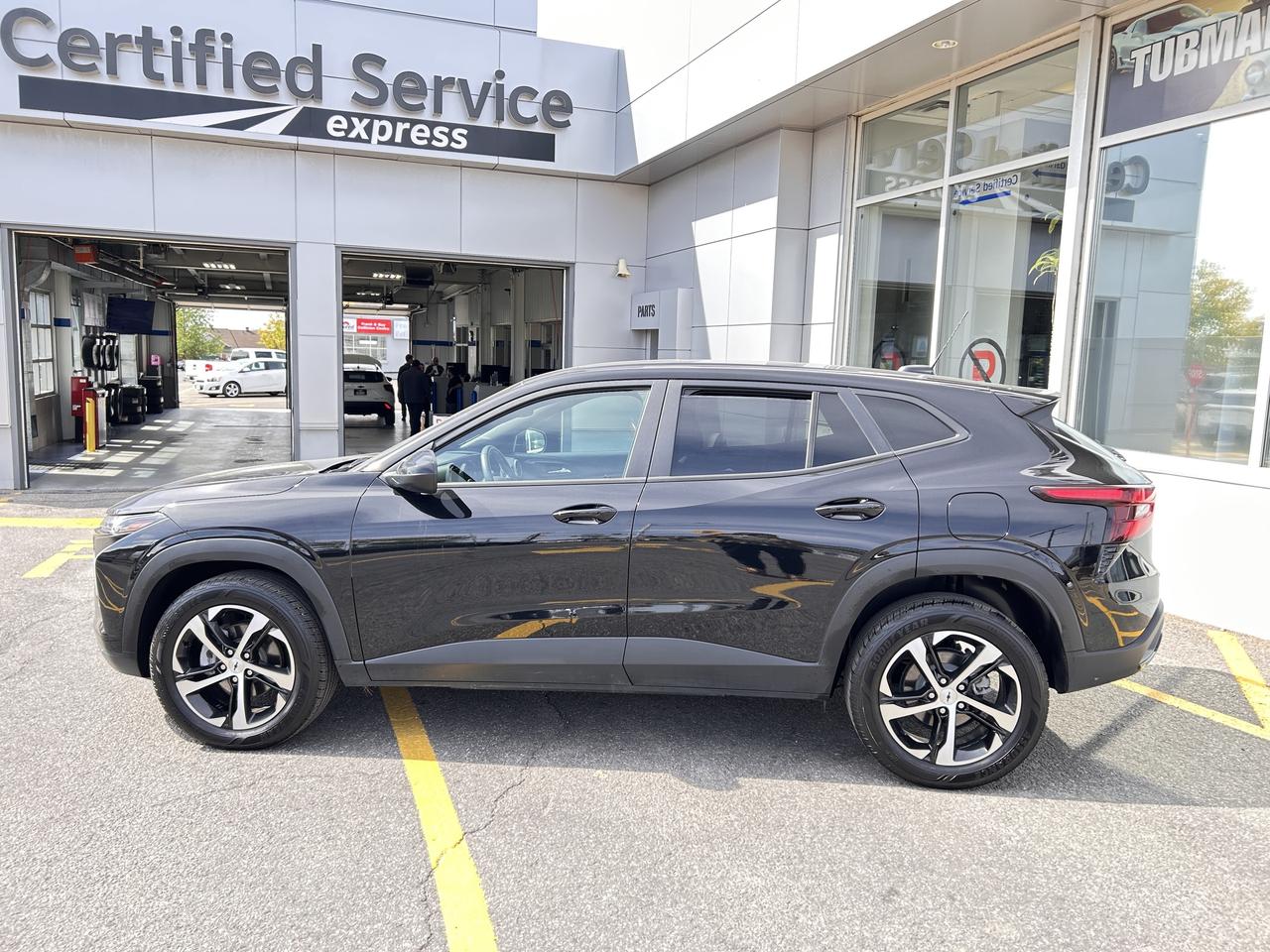 2024 Chevrolet Trax RS Photo2