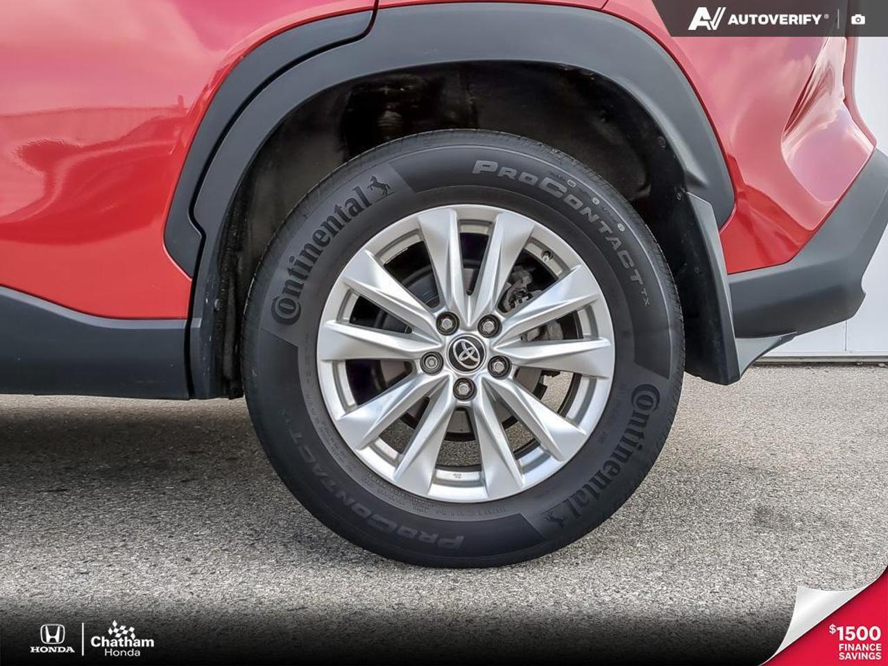 2022 Toyota Corolla Cross LE AWD Photo